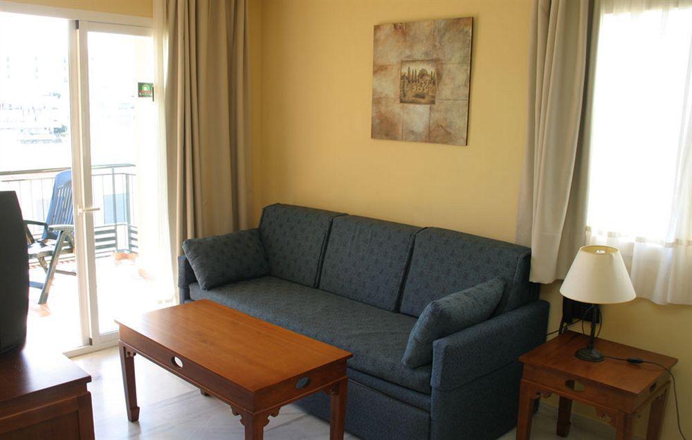 Apartamentos Turisticos Anoreta Ринкон-де-ла-Викториа Экстерьер фото