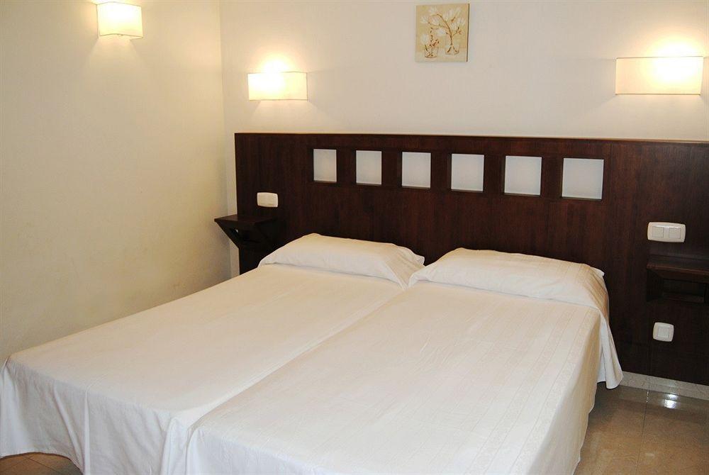 Apartamentos Turisticos Anoreta Ринкон-де-ла-Викториа Экстерьер фото
