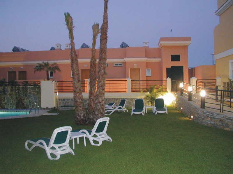 Apartamentos Turisticos Anoreta Ринкон-де-ла-Викториа Экстерьер фото
